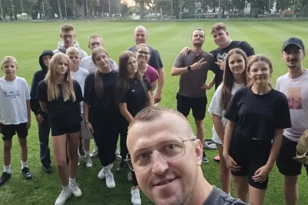 Młodzież z MDP Krobia poznawała nowoczesny sprzęt ratowniczy i drony