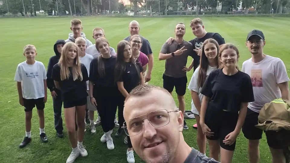 Młodzież z MDP Krobia poznawała nowoczesny sprzęt ratowniczy i drony