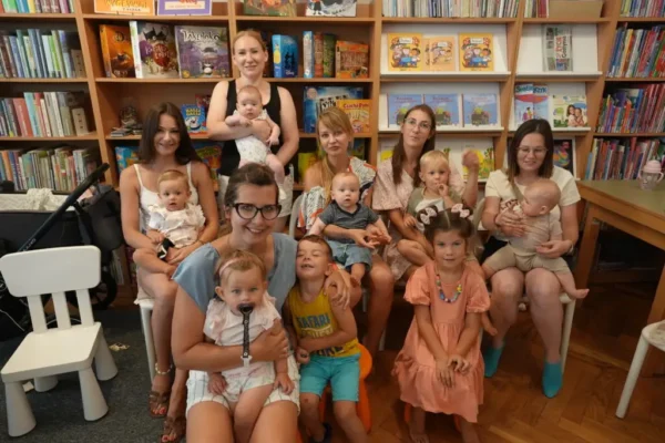 Sierpniowy Klub Mam w Gostyniu: wakacyjne wspomnienia i wsparcie