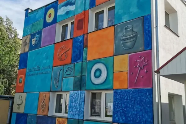 Nowy mural na Willowej 3a – dzieło Łukasza Grobelnego