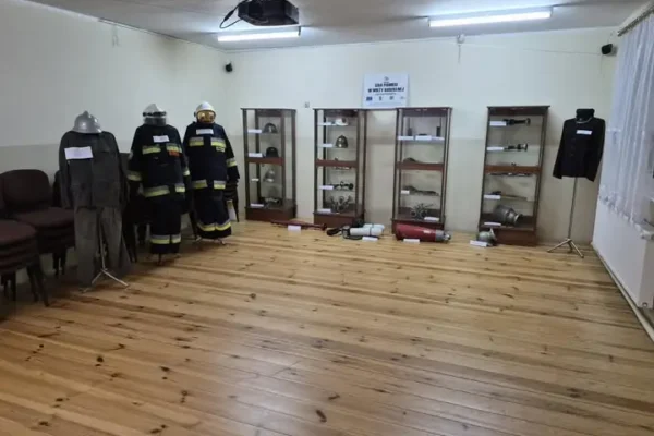 Wystawa sprzętu i umundurowania strażackiego w Pepowie