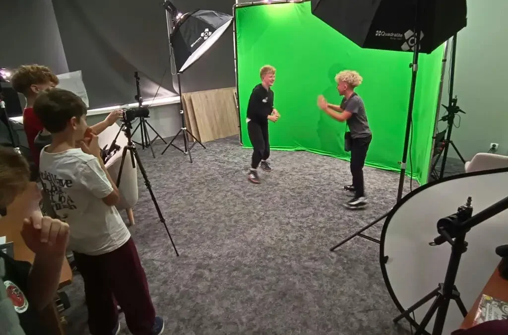 Młodzi filmowcy z Gostynia odkrywali tajniki green screenu