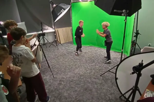 Młodzi filmowcy z Gostynia odkrywali tajniki green screenu