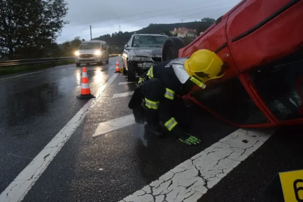 2,2 promila i dachowanie. 44-latek z Fordem na wysepce pod Skokówkiem