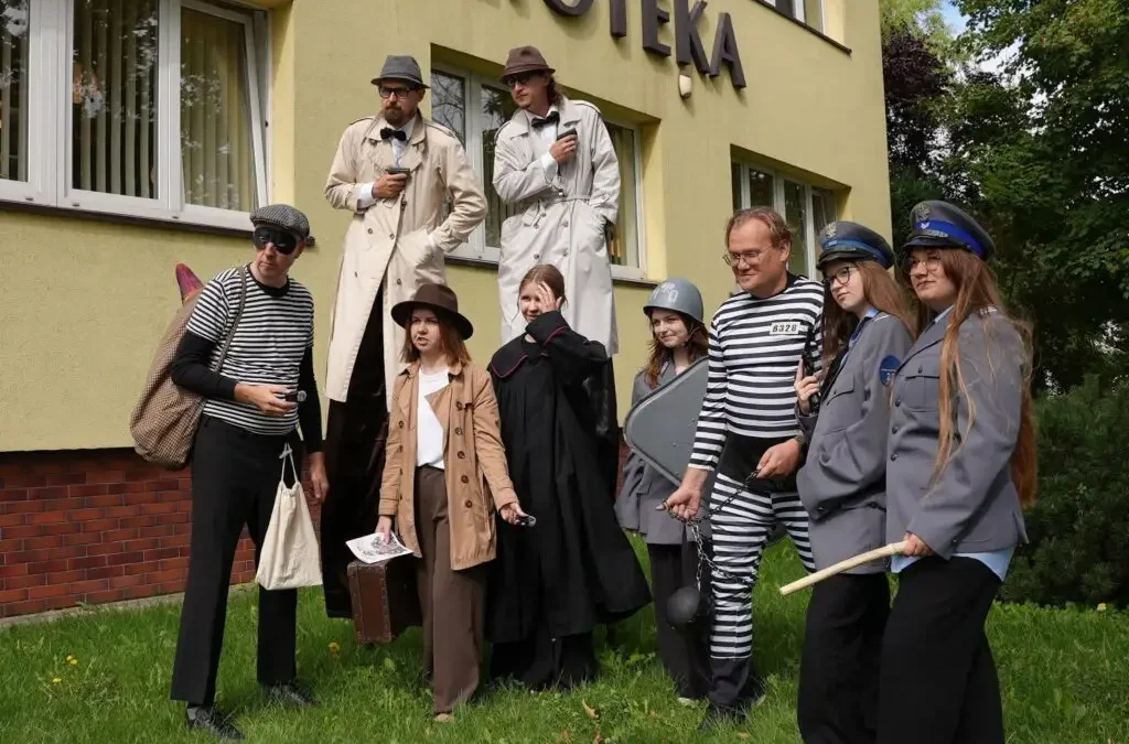 Teatralny korowód zapowiada Festiwal Kryminału Retro w Gostyniu