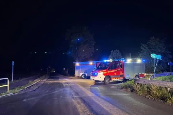 Plama oleju na trasie Babkowice-Siedlec-Pępowo. Interweniowały trzy zastępy OSP