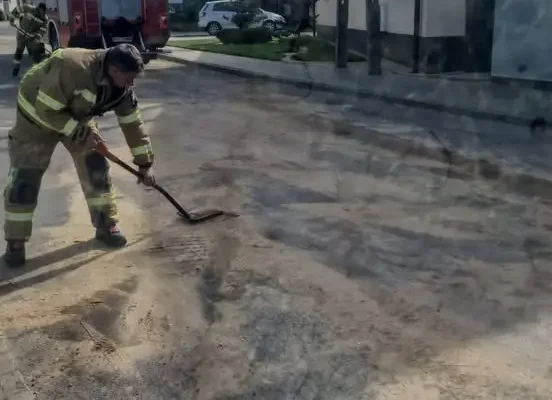 Plama ropopochodna w Potarzycy. Interweniowali strażacy z OSP Krobia
